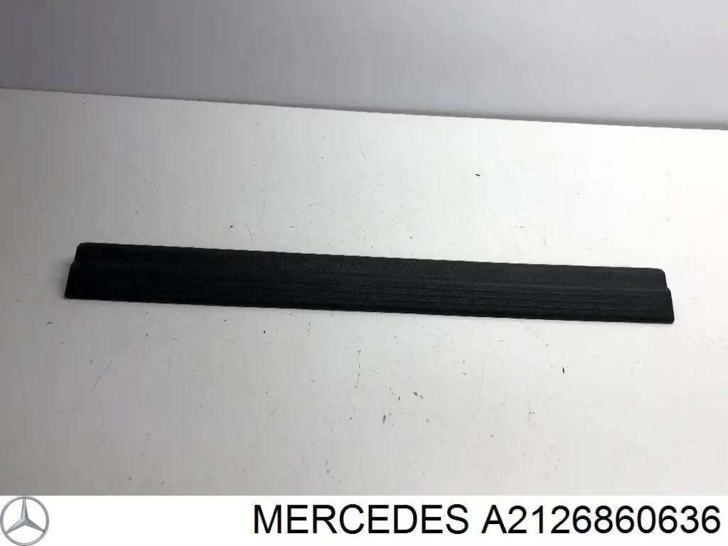 Купити A2126860636 Mercedes Накладка дверного порогу внутрішня, задня права