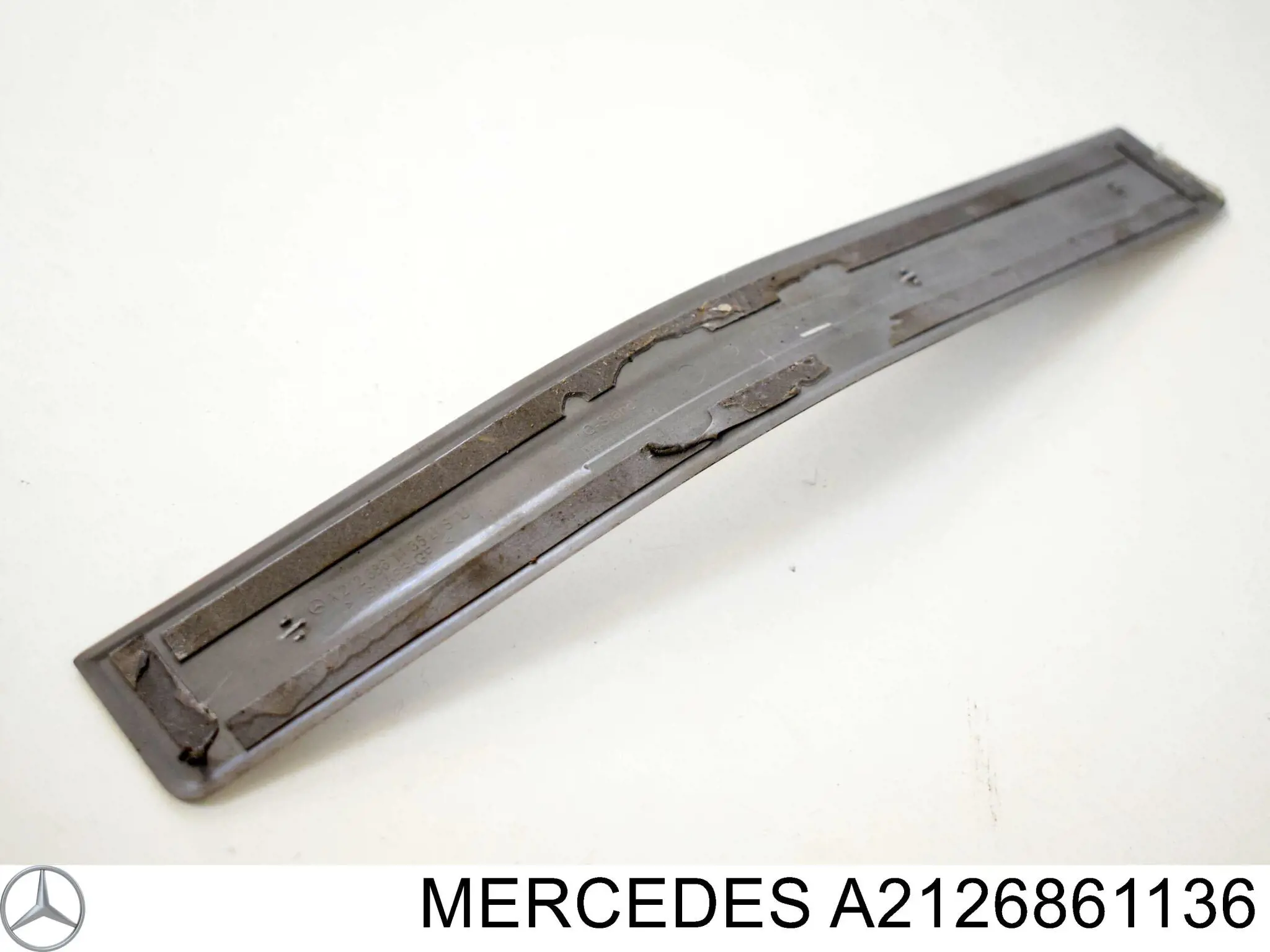  Mercedes A2126861136