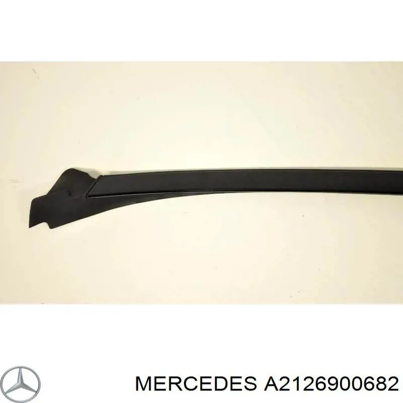 Молдинг даху, правий Mercedes A2126900682 ціна, від 17.64 USD