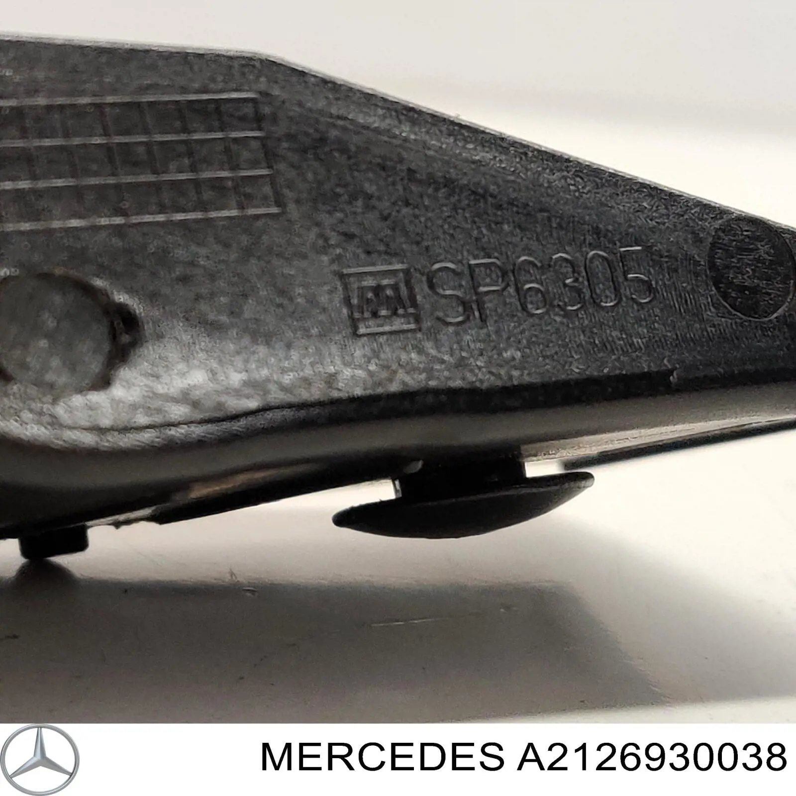  Mercedes A2126930038
