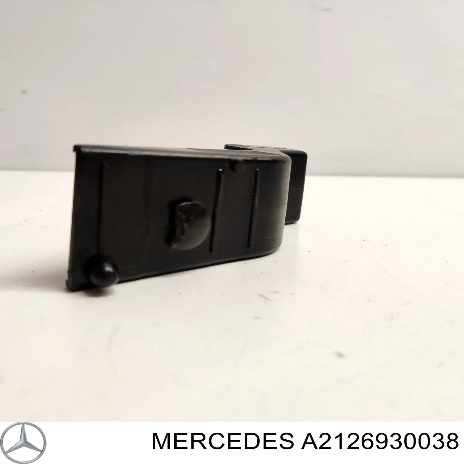  Mercedes A2126930038 ціна, від 4.51 USD