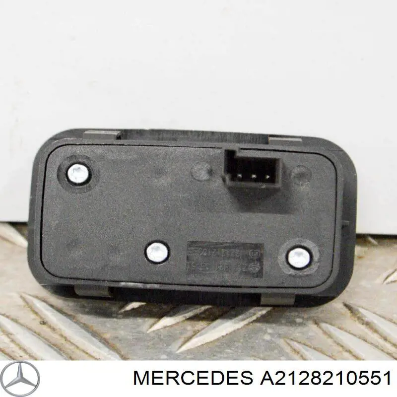 Кнопка салону приводу замка 3/5 двері (ляди)/кришки багажнику Mercedes A2128210551 ціна, від 14.64 USD