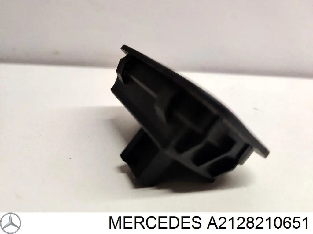 Купити A212821065164 Mercedes Кнопка приводу замка задніх 3/5 дверей (ляди)