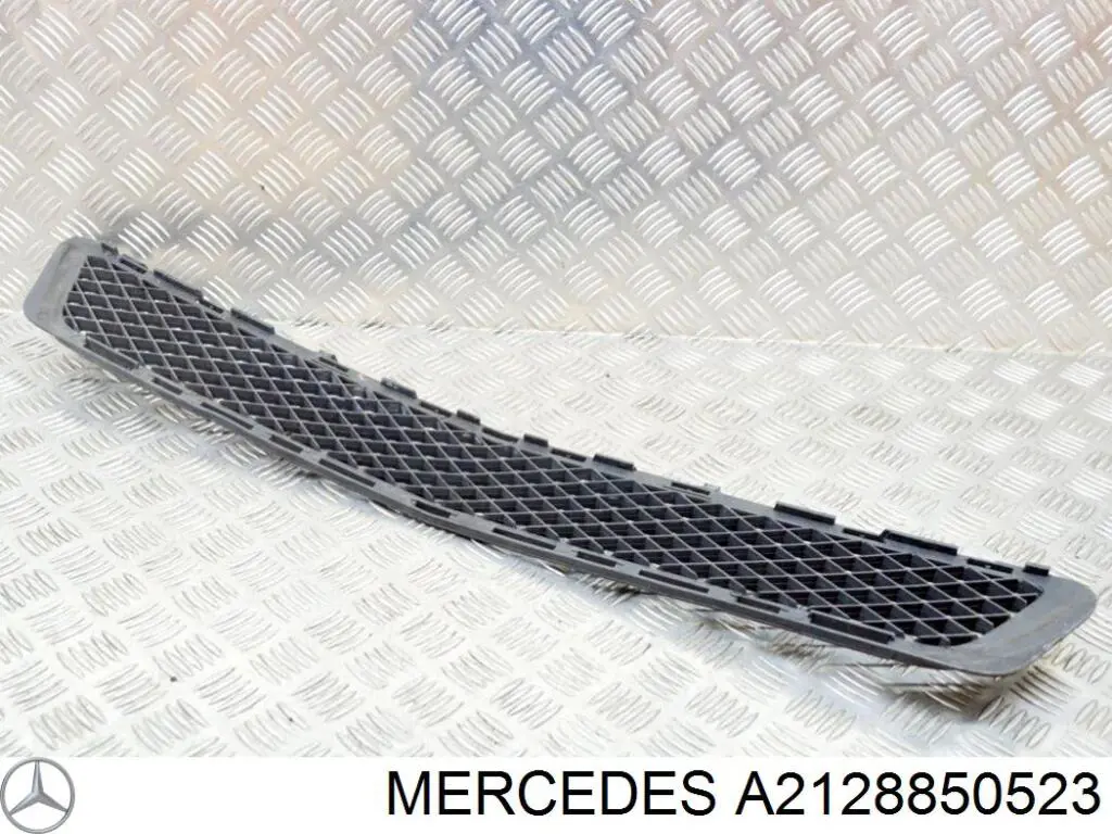 A2128850523 Mercedes решітка переднього бампера, центральна