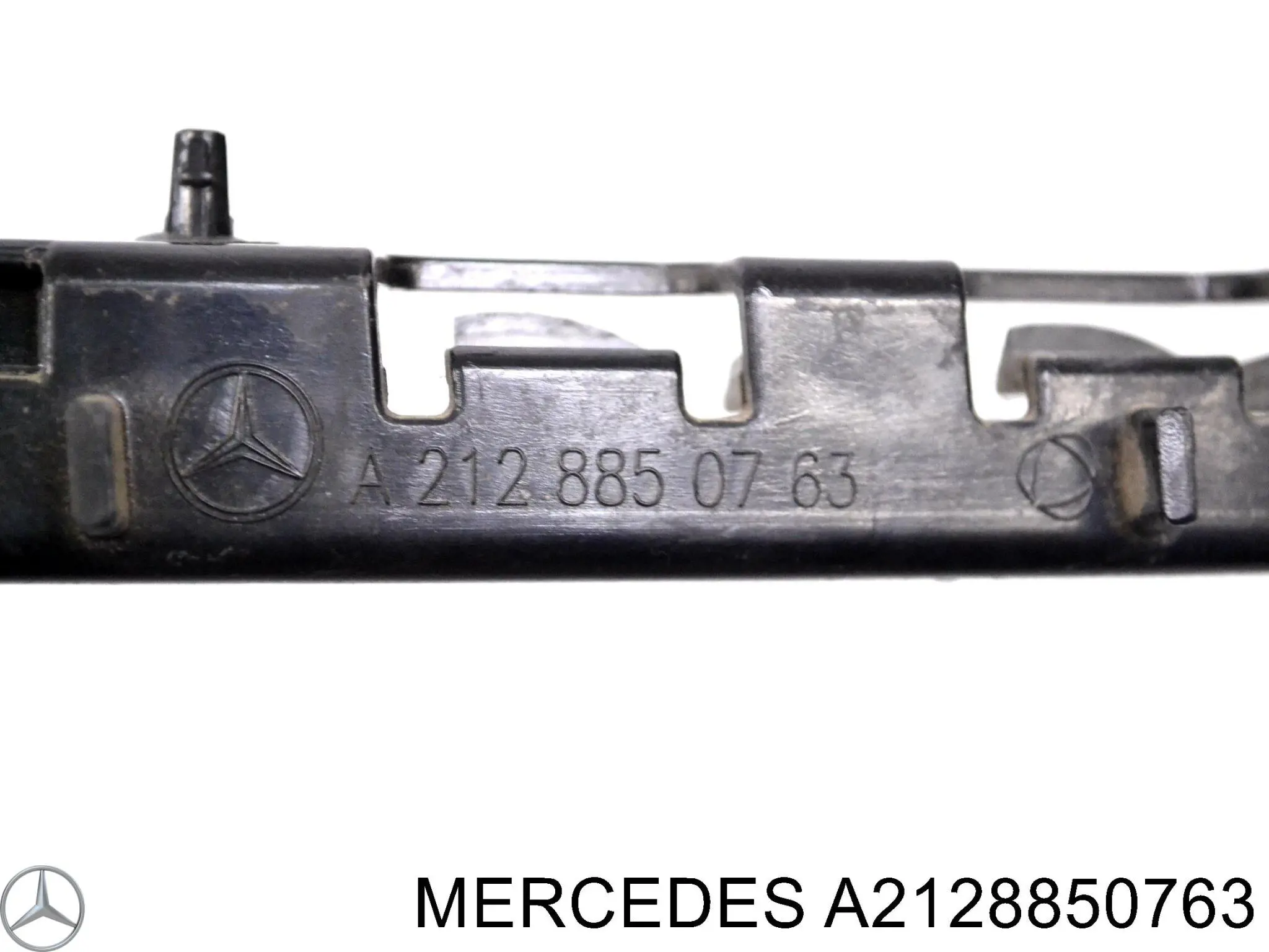 Купити A2128850763 Mercedes Направляюча заднього бампера, ліва