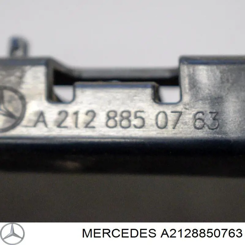 A2128850763 Mercedes Напрямна заднього бампера, ліва