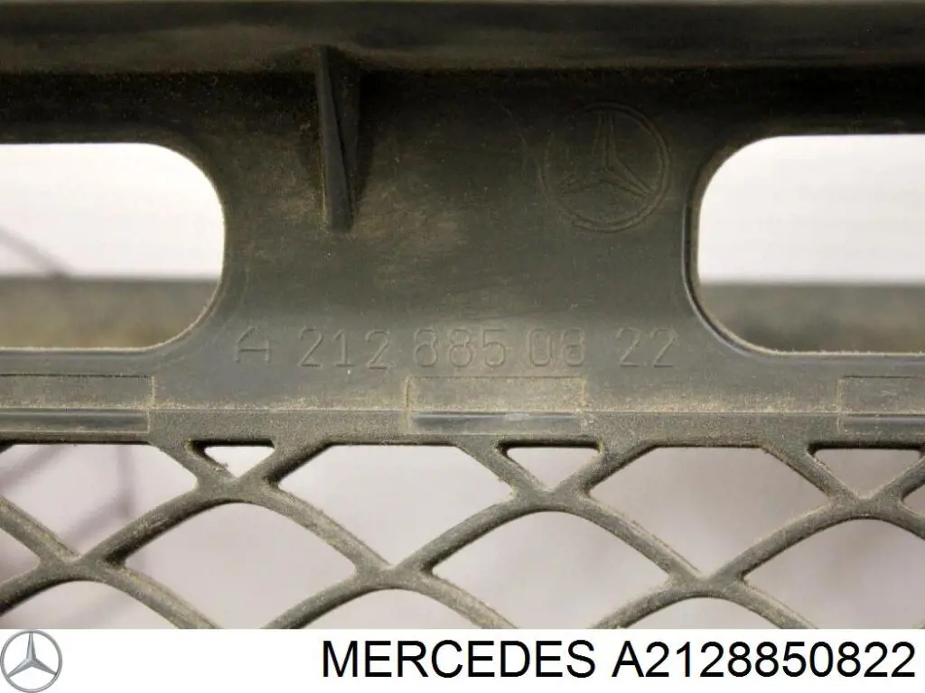 Решітка радіатора A2128850822 Mercedes