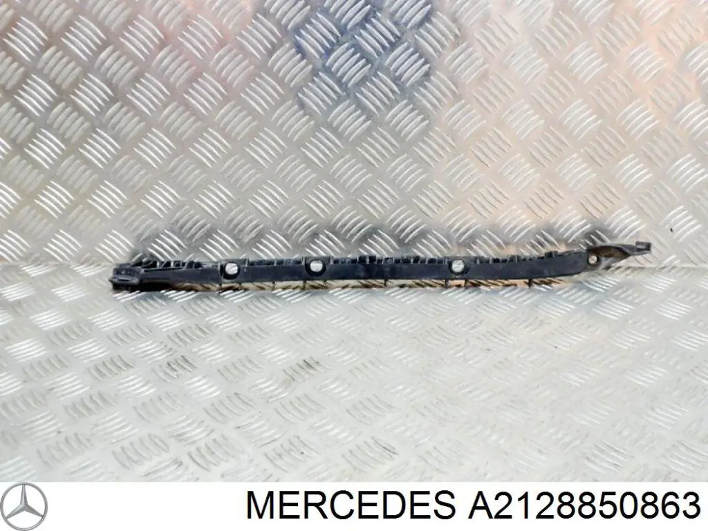 Направляюча заднього бампера, права A2128850863 Mercedes