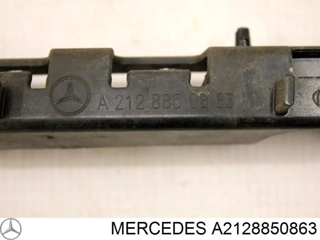 A2128850863 Mercedes Напрямна заднього бампера, права