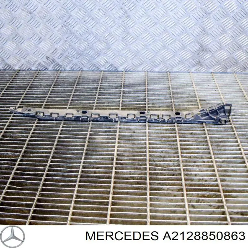 Купити A2128850863 Mercedes Направляюча заднього бампера, права