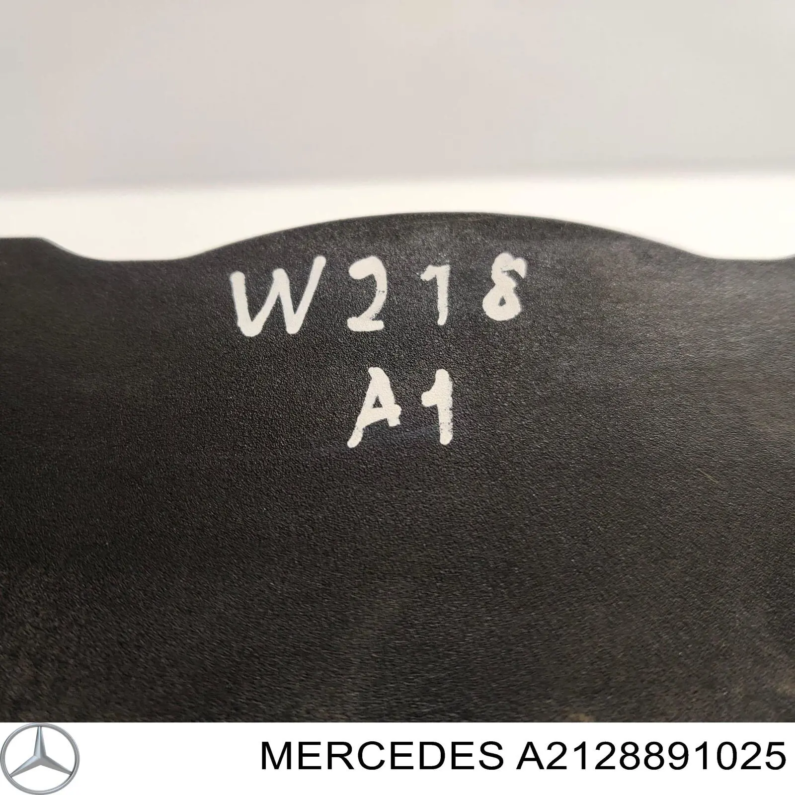 Купити A2128891025 Mercedes 