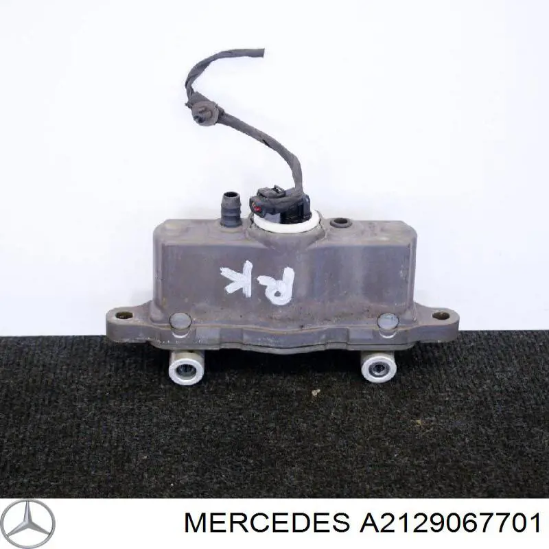 Купити A2129067701 Mercedes Піропатрон петлі капота