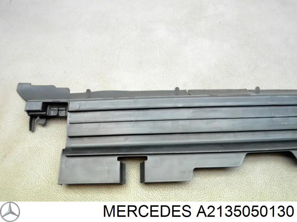 Повітропровід (дефлектор) радіатора, нижній A2135050130 Mercedes