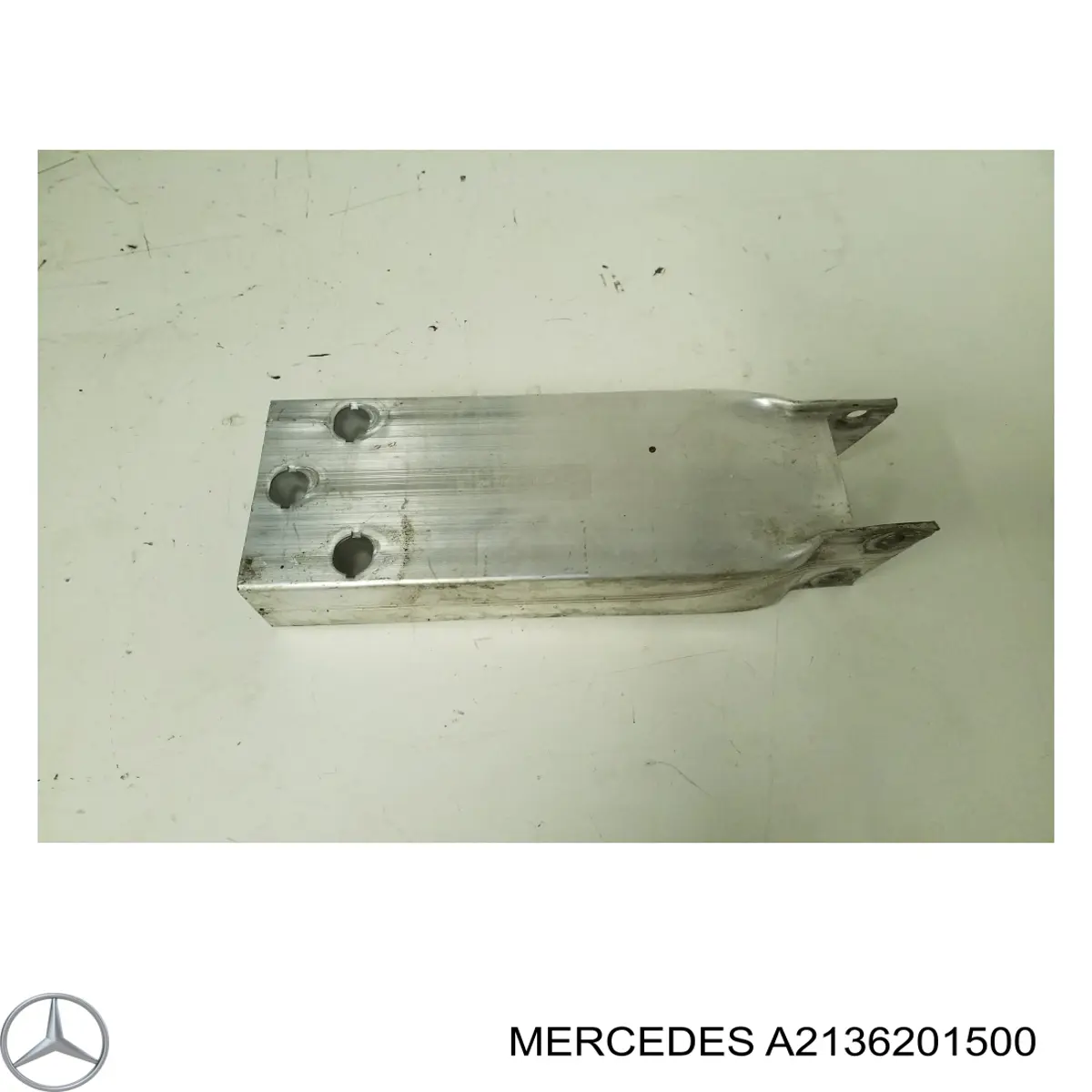 Кронштейн підсилювача переднього бампера Mercedes A2136201500 ціна, від 73.33 USD