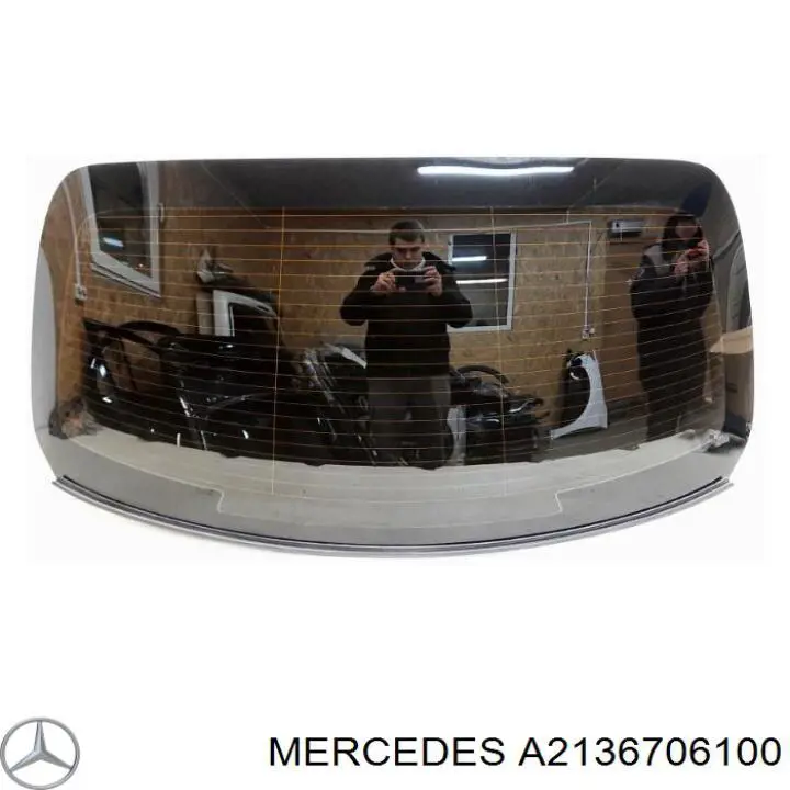  Скло заднє Mercedes E 