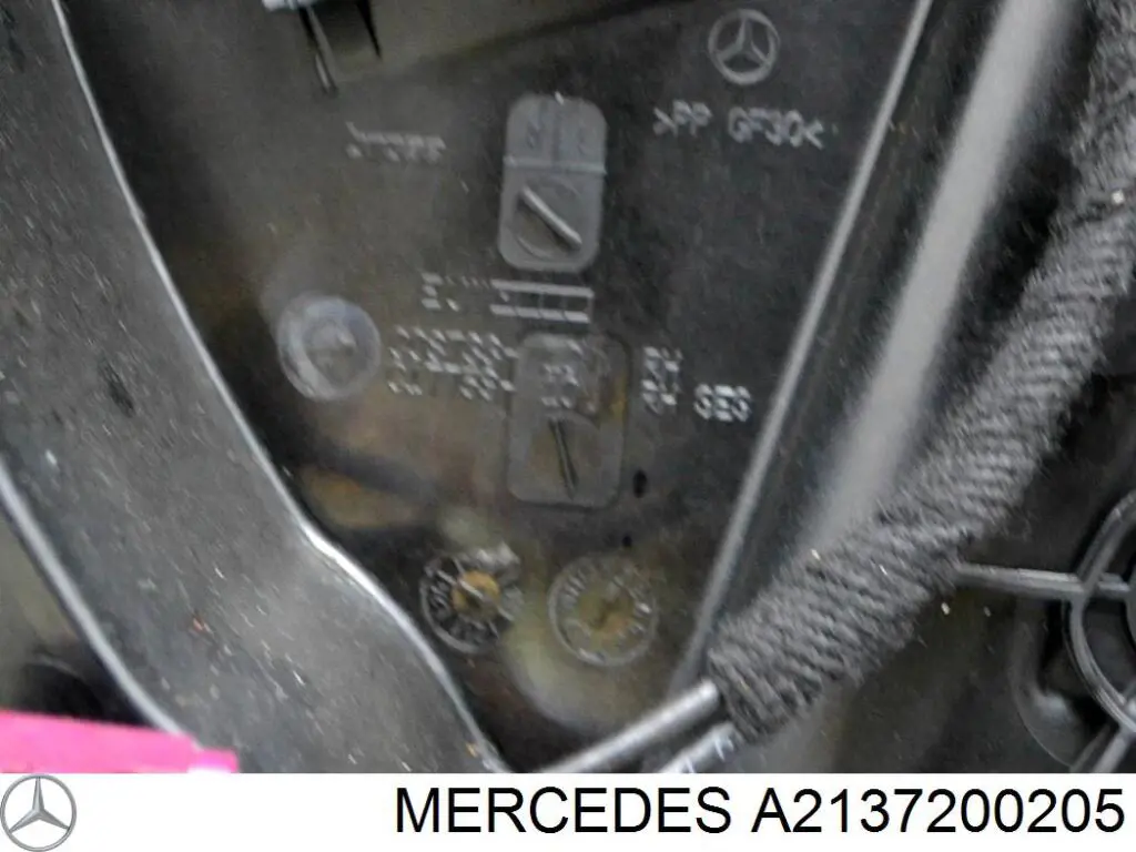 Двері передні, праві Mercedes A2137200205 ціна, від 506.75 USD