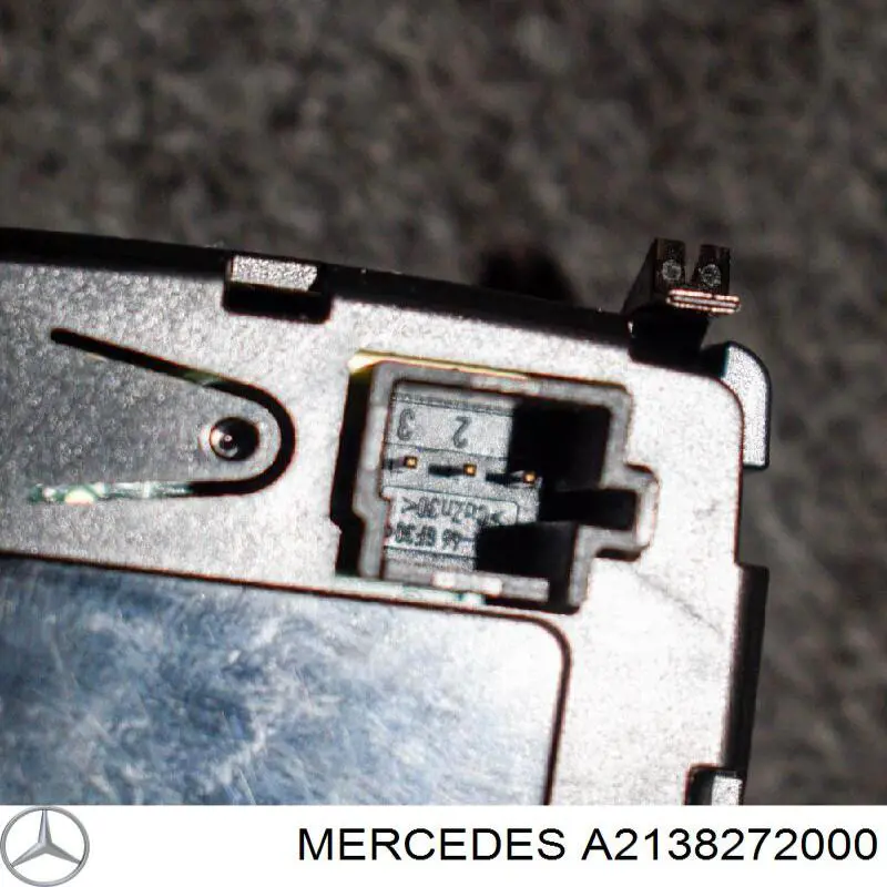 A2138272000 Mercedes Годинники в салон, на панелі