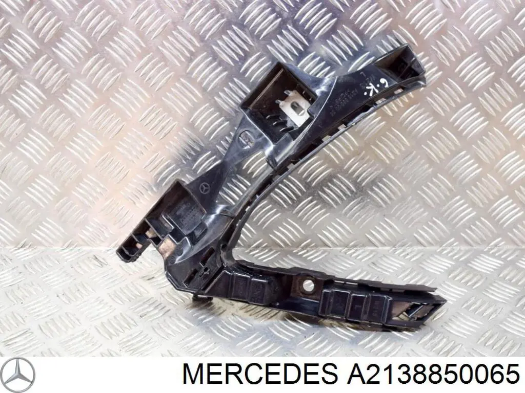 Лівий кронштейн заднього бампера Mercedes A2138850065 ціна, від 15.20 USD