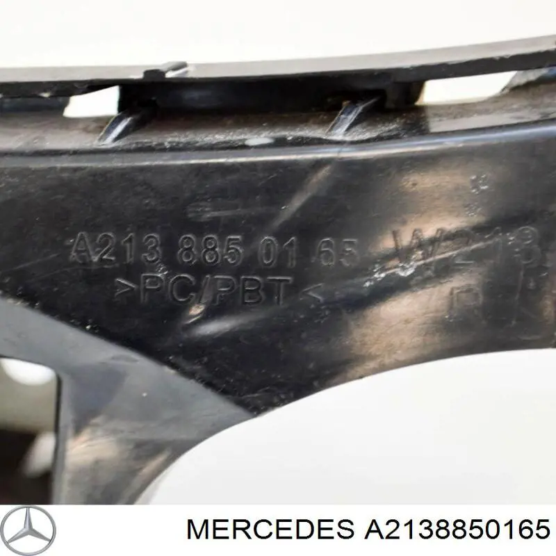 Кронштейн бампера заднього, правий Mercedes A2138850165