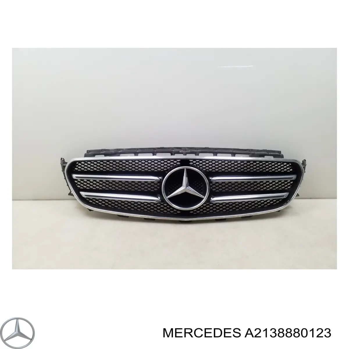 Решітка радіатора A2138880123 Mercedes