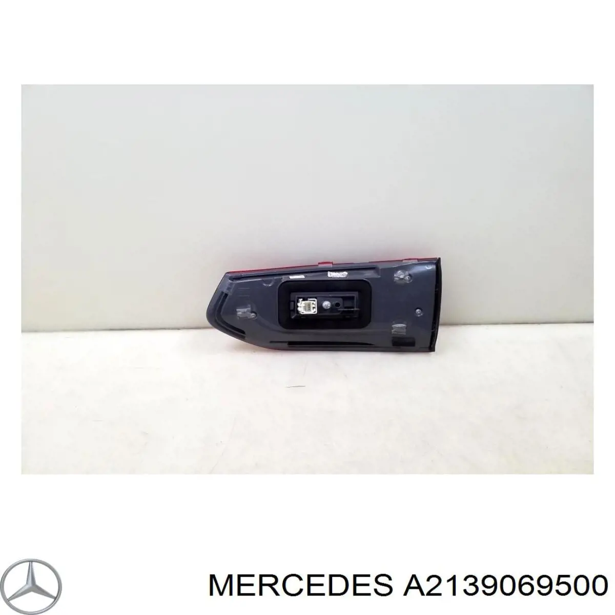Купити A2139069500 Mercedes Ліхтар задній лівий, внутрішній