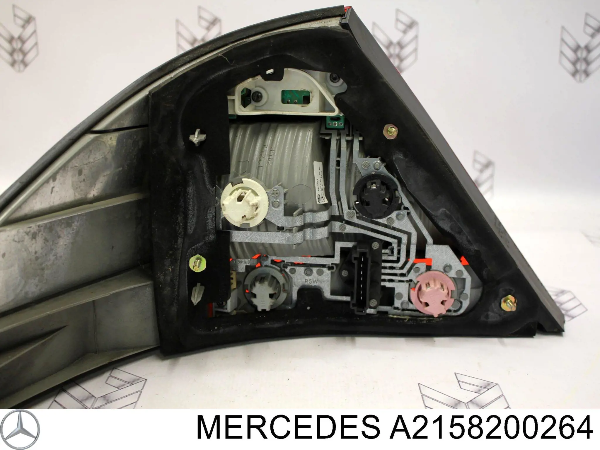 A2158200264 Mercedes Ліхтар задній правий