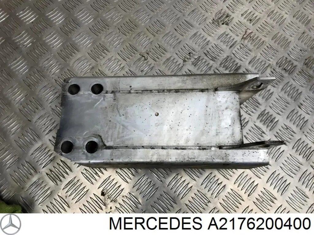 A2176200400 Mercedes Кронштейн підсилювача переднього бампера