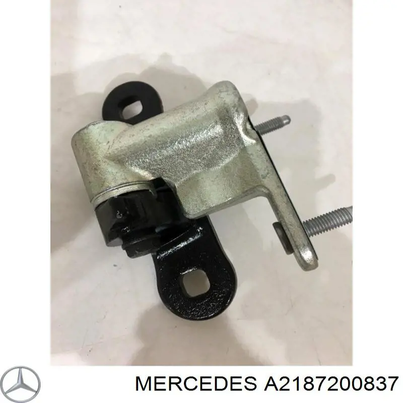 Петля передніх дверей, лівої A2187200837 Mercedes