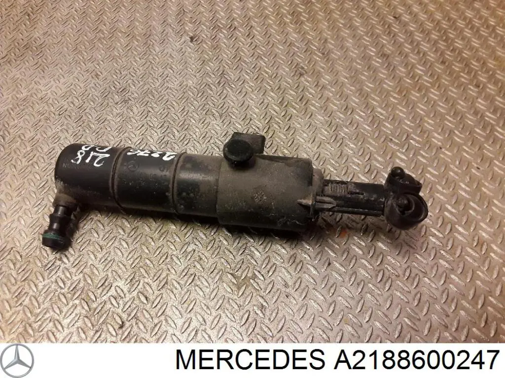 Форсунка омивача фари передньої, правої Mercedes A2188600247 ціна, від 57.01 USD
