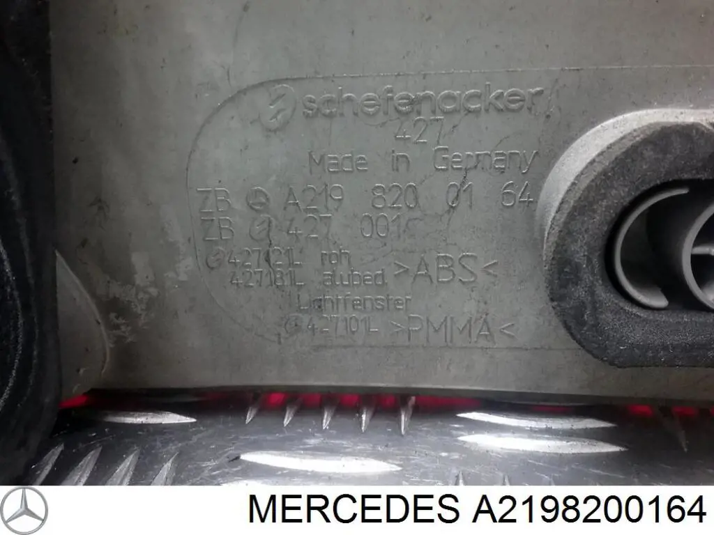 Ліхтар задній лівий Mercedes A2198200164