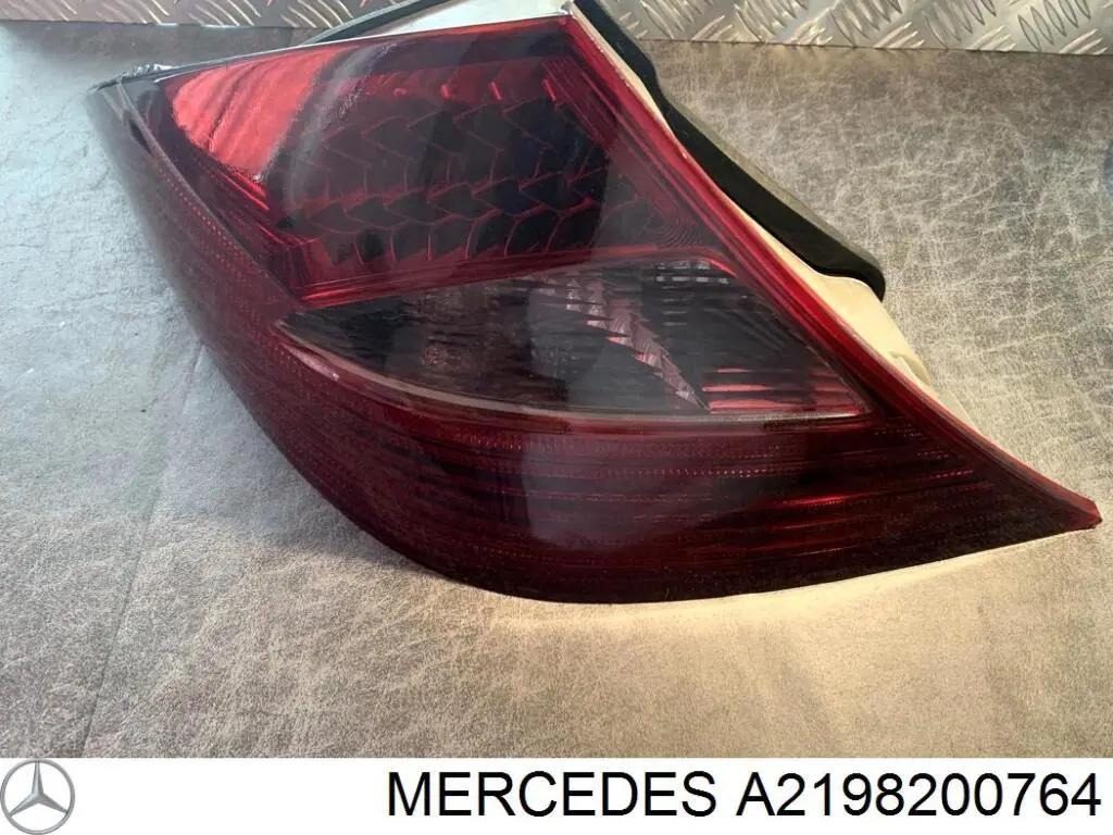 A2198200764 Mercedes Задня ліва фара
