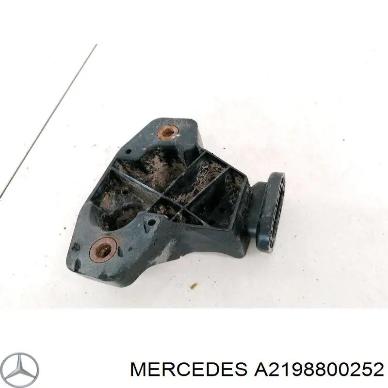 Кронштейн бампера заднього, правий A2198800252 Mercedes