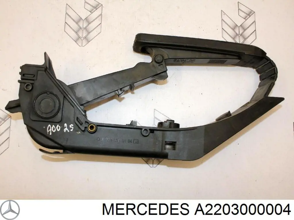 Підаль газу Mercedes A2203000004 ціна, від 50.67 USD