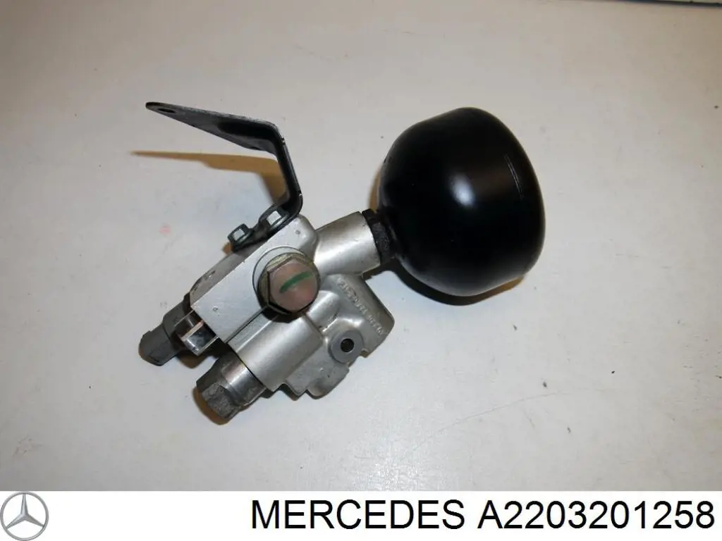 A2203201258 Mercedes Блок клапанів регульованої підвіски, передній