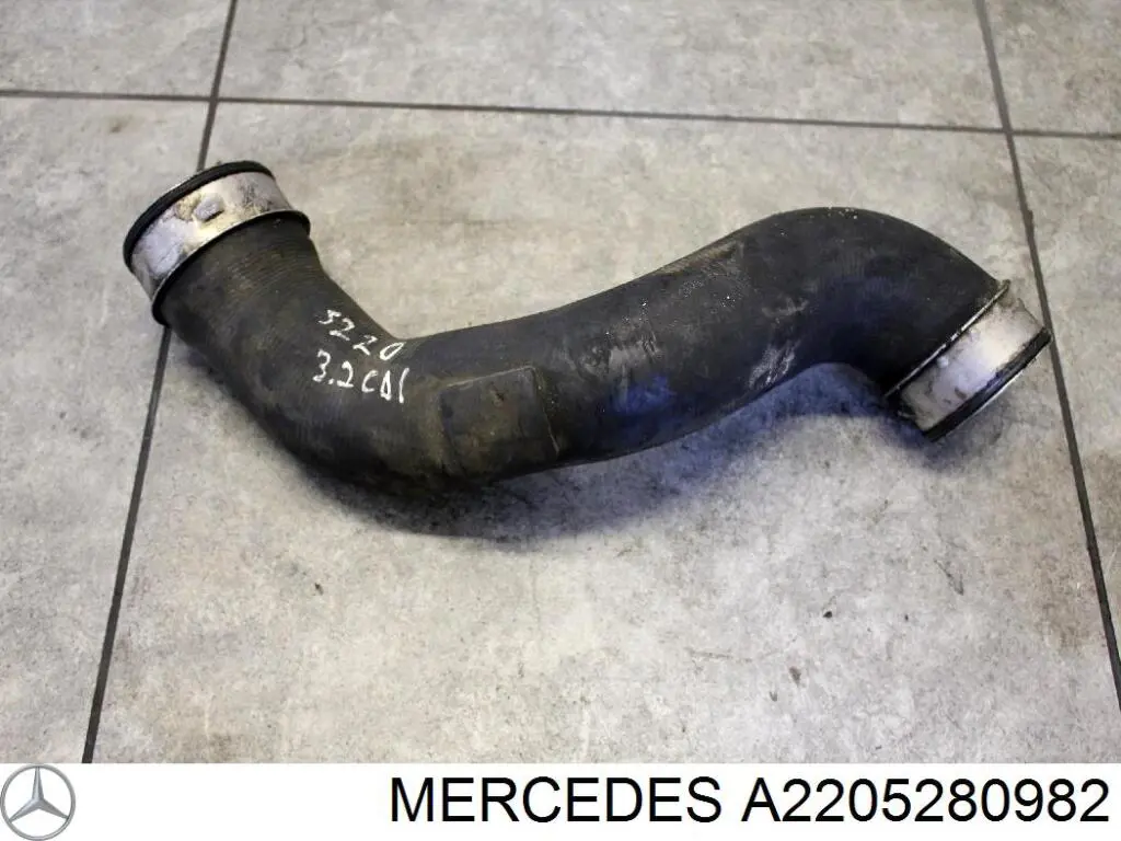 Шланг/патрубок интеркуллера Thermotec DCM137TT ціна, від 43.20 USD