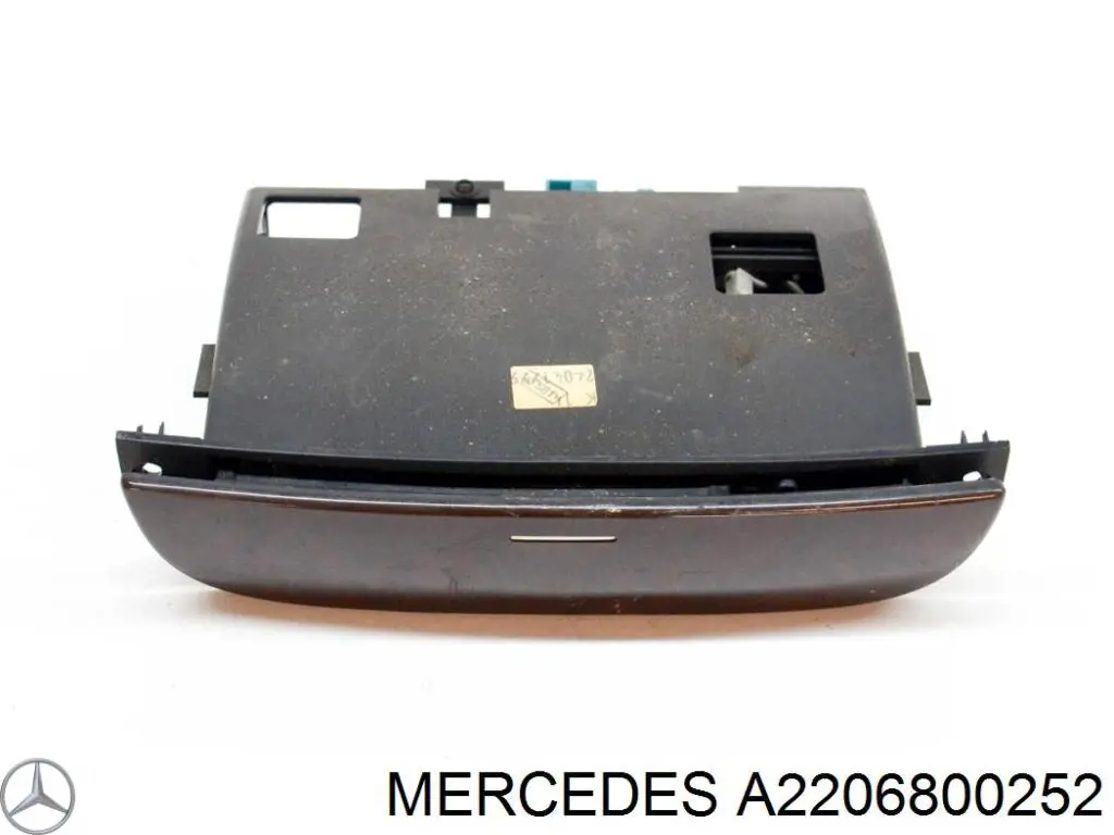 Попільничка приладової панелі "торпедо" Mercedes A2206800252 ціна, від 6.33 USD