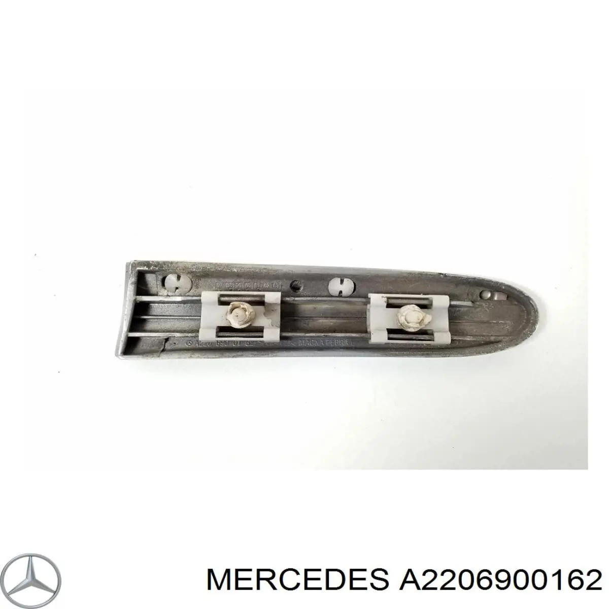 Молдинг переднього лівого крила Mercedes A2206900162 ціна, від 3.80 USD