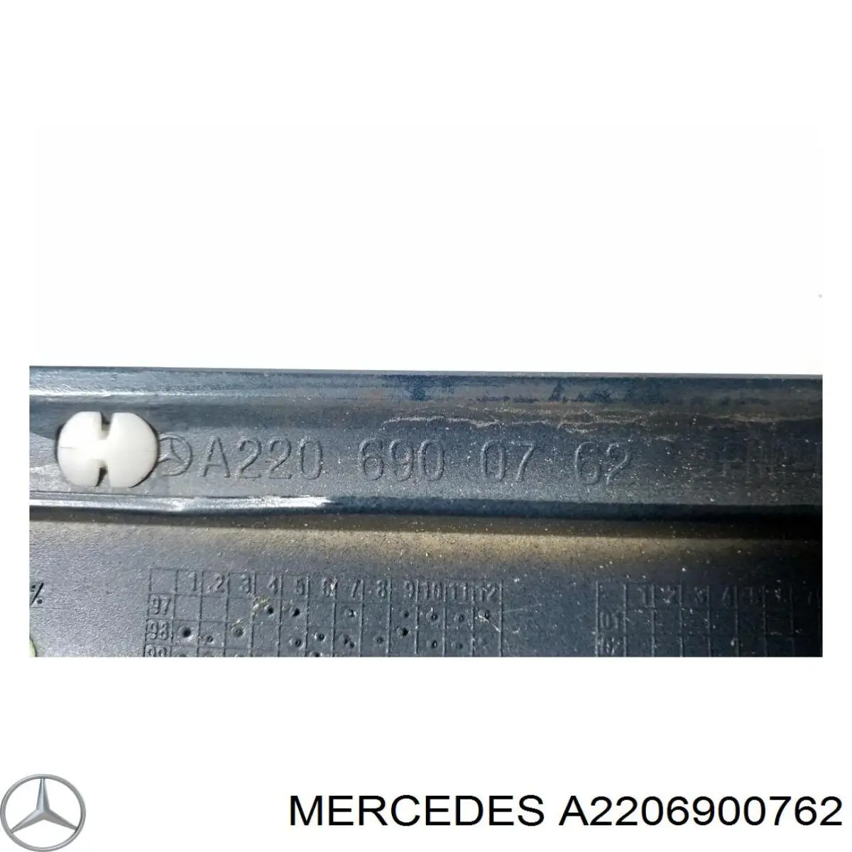 Молдинг задніх лівих дверей, верхній Mercedes A2206900762 ціна, від 7.60 USD