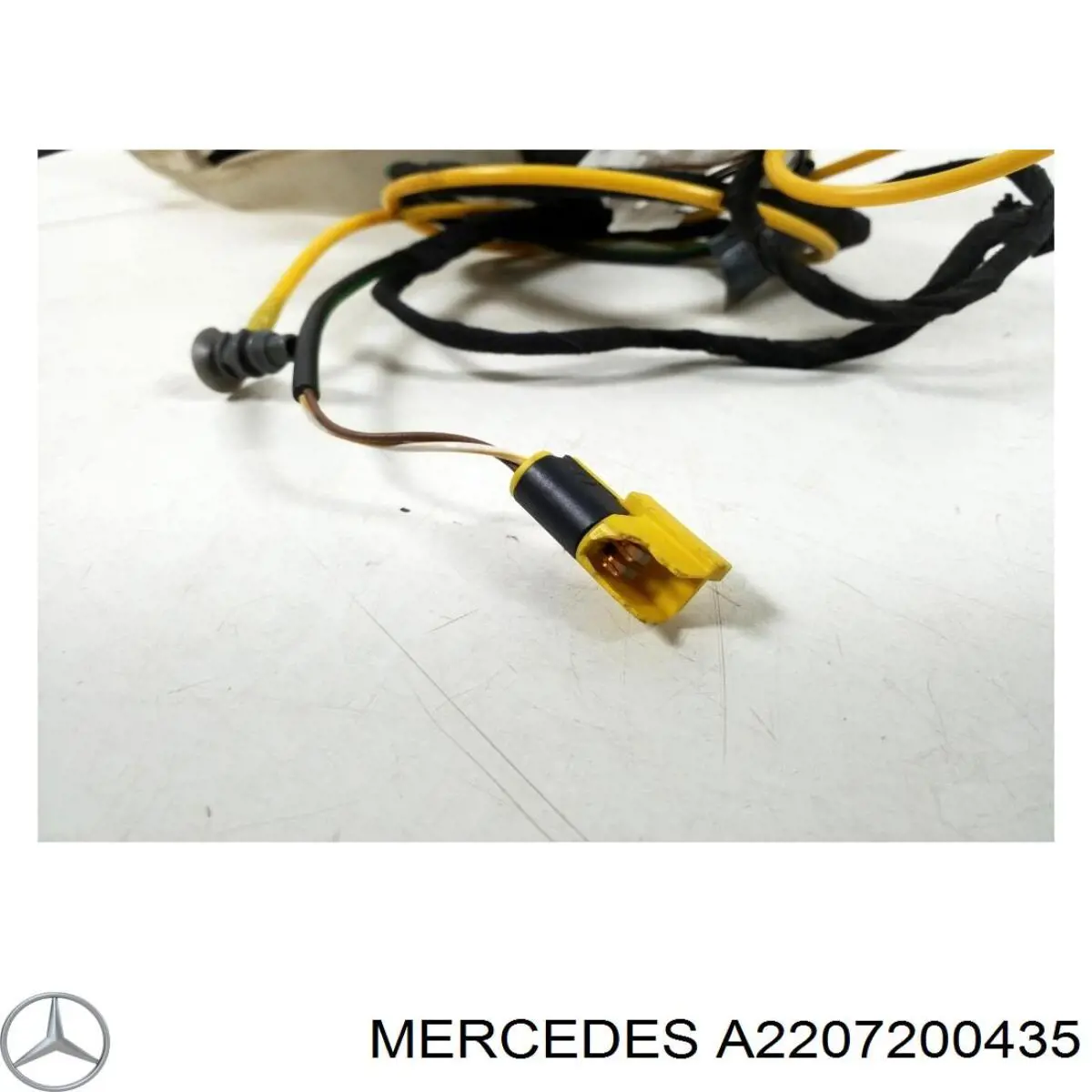 Купити A2207200435 Mercedes Замок дверки правої передньої