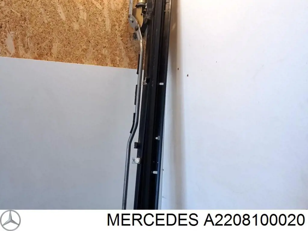 Шторка задніх дверей Mercedes A2208100020 ціна, від 22.86 USD