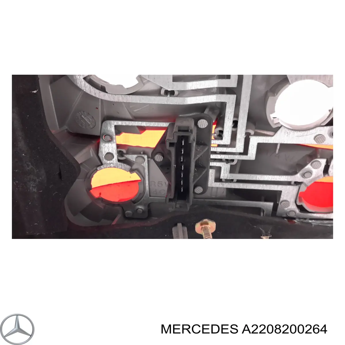 A2208200264 Mercedes Ліхтар задній правий