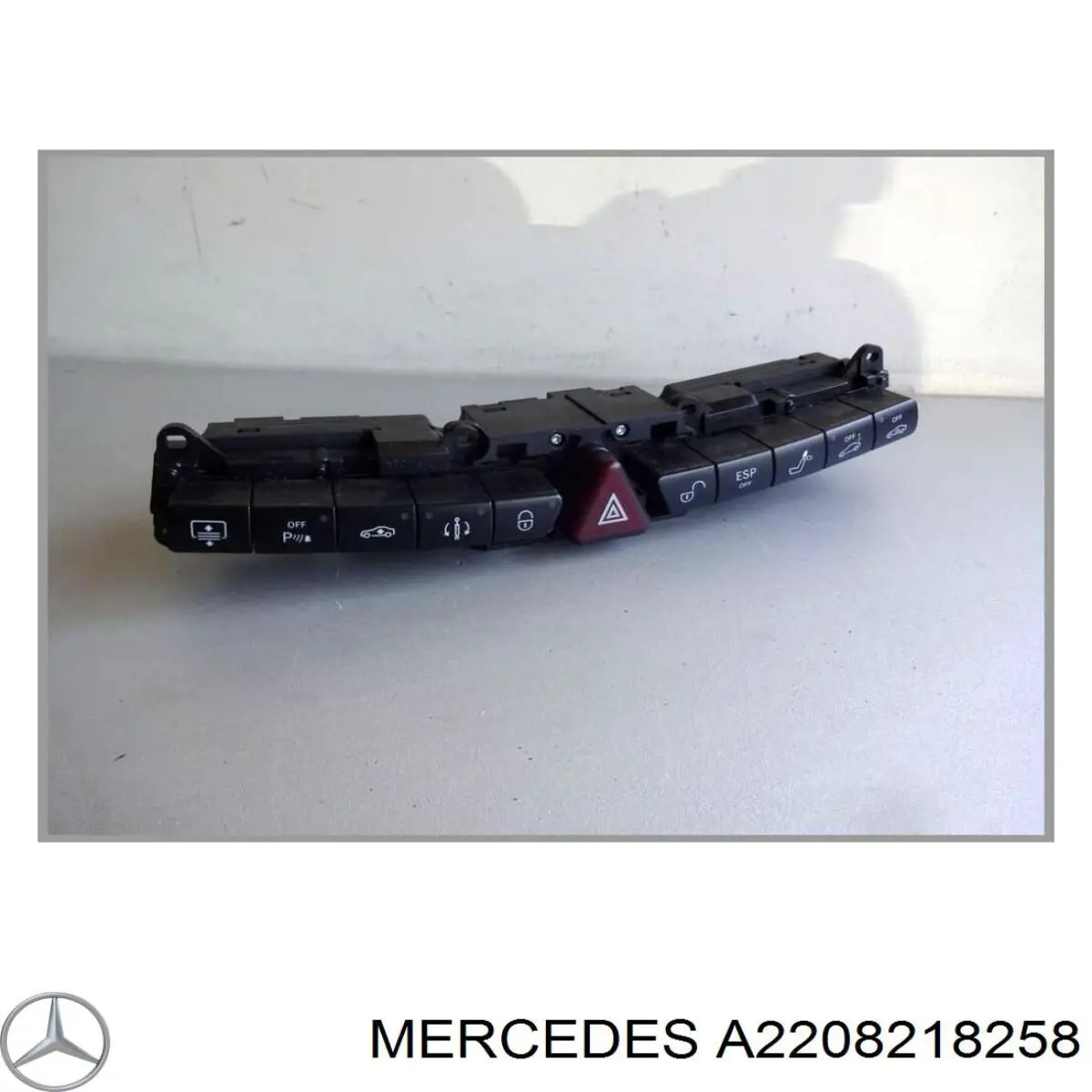 Блок кнопок центральної консолі A2208218258 Mercedes