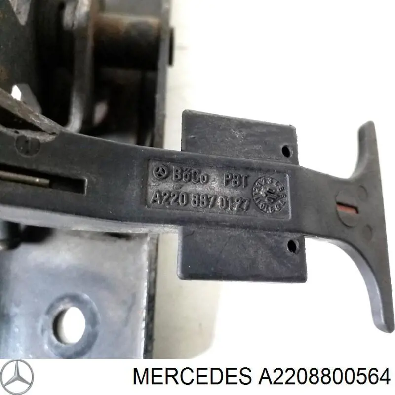 Стояк-гак замка капота Mercedes A2208800564 ціна, від 17.74 USD