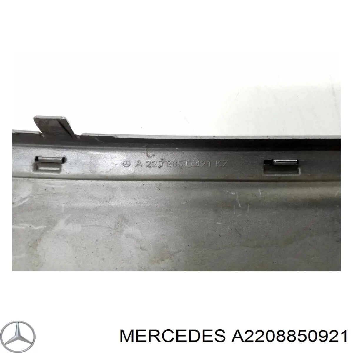 Молдинг заднього бампера, лівий Mercedes A2208850921 ціна, від 19.00 USD