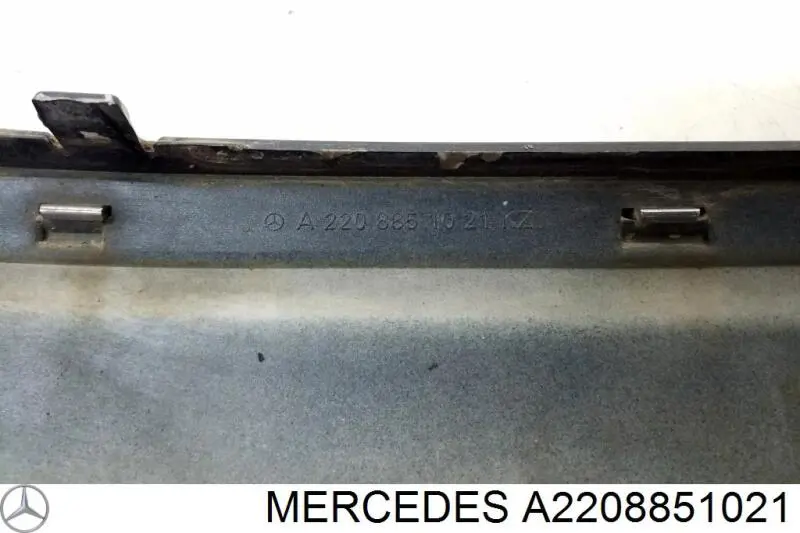 Накладка бампера заднього, права Mercedes A2208851021 ціна, від 12.67 USD