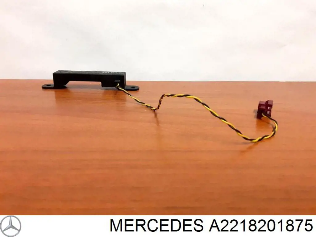 Антена Mercedes A2218201875 ціна, від 12.65 USD