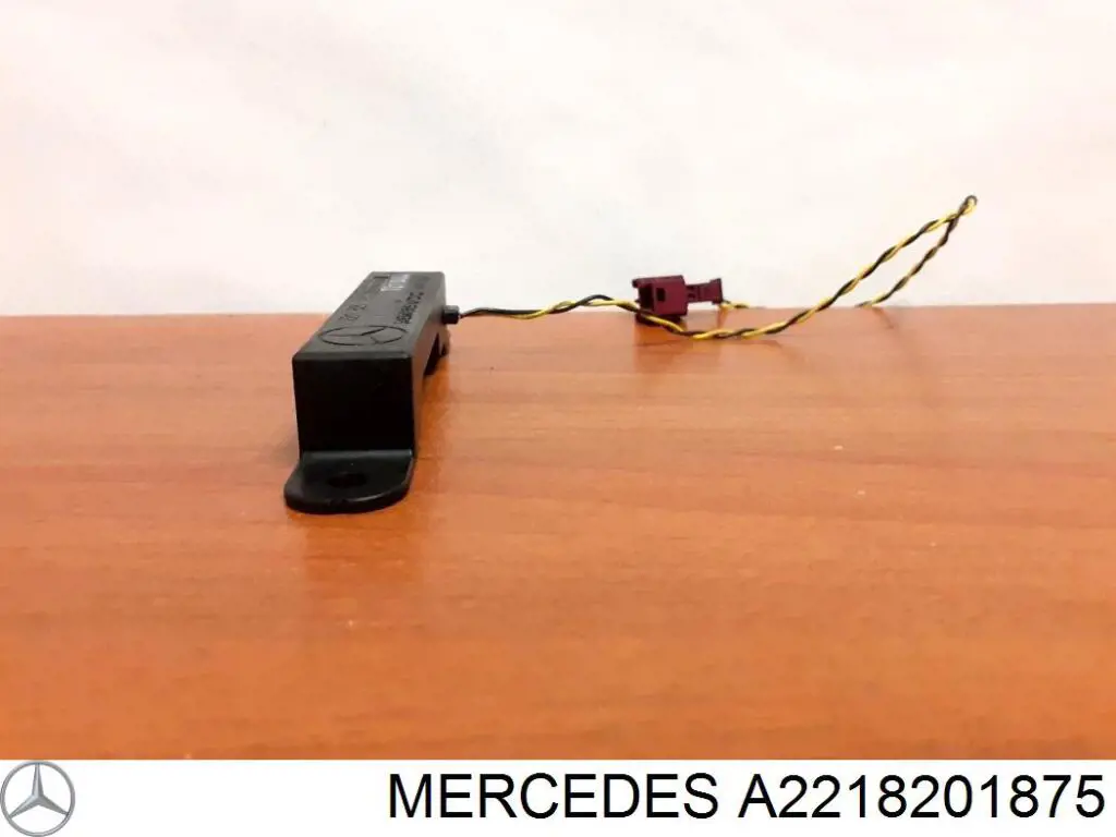 A2218201875 Mercedes Антена на дах