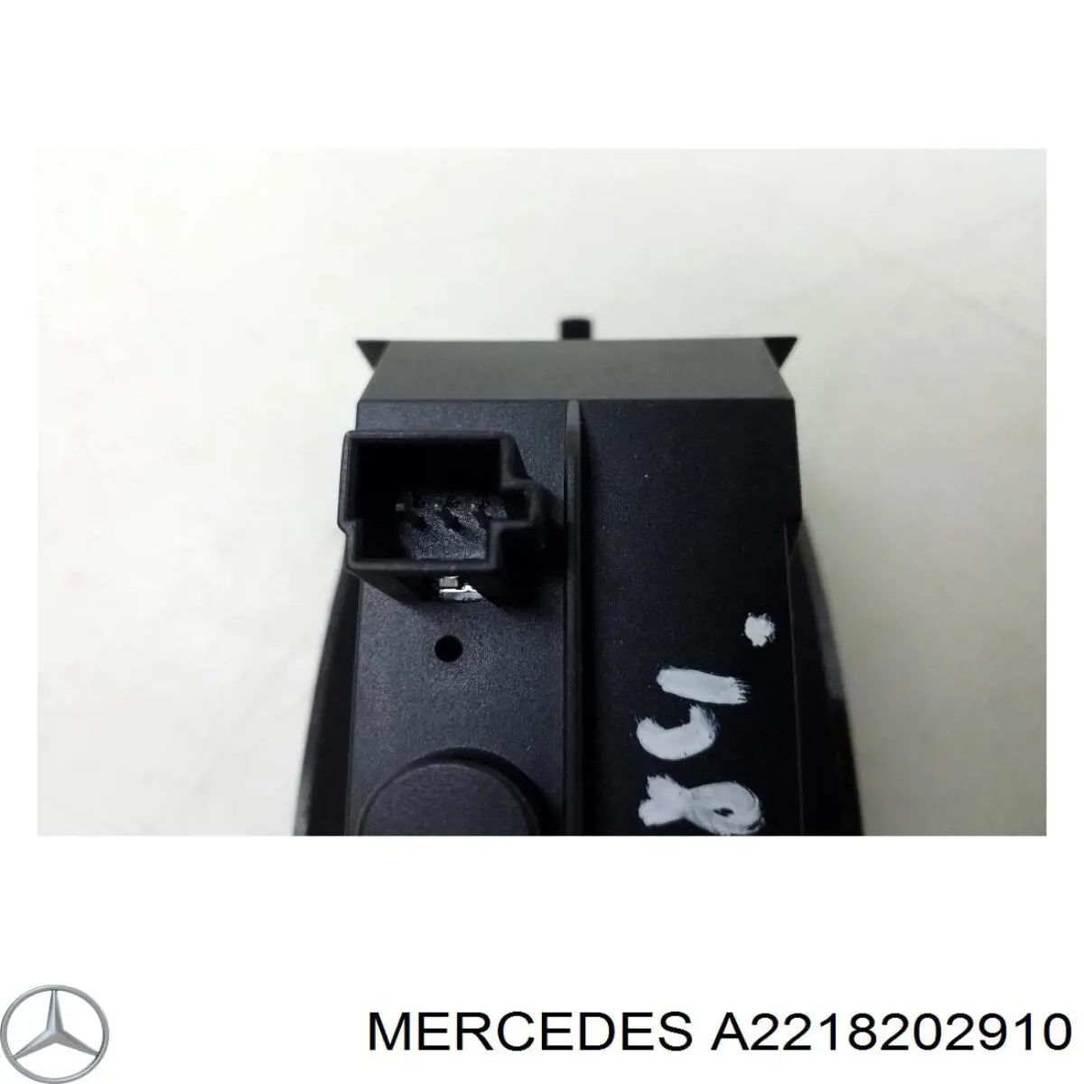 Купити A2218202910 Mercedes Блок кнопок центральної консолі