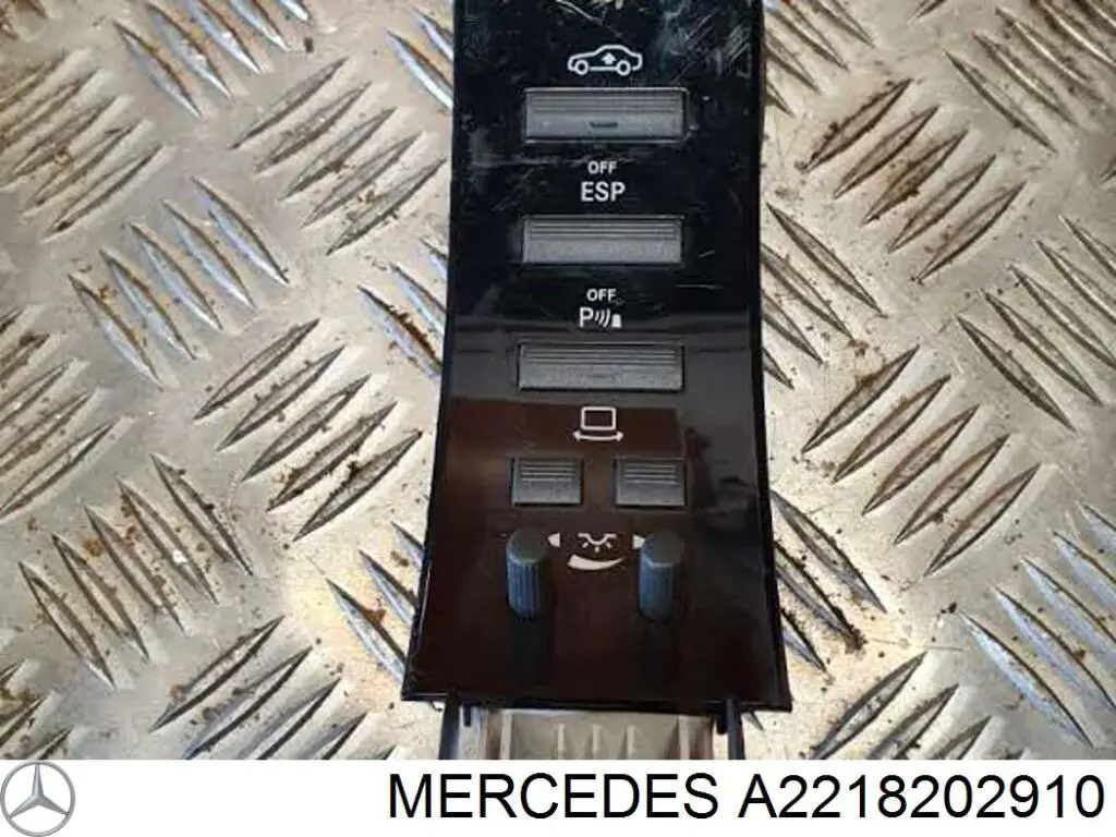 Блок кнопок центральної консолі Mercedes A2218202910 ціна, від 18.83 USD