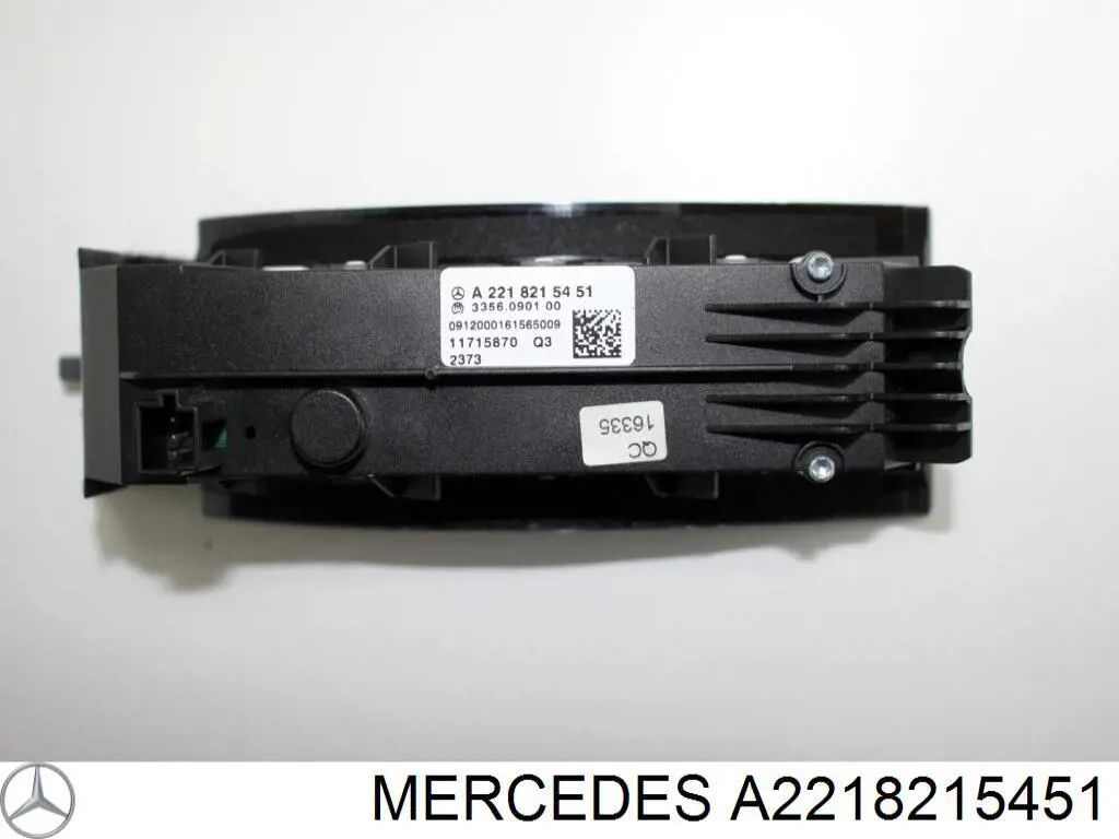 Блок кнопок центральної консолі Mercedes A2218215451 ціна, від 33.86 USD
